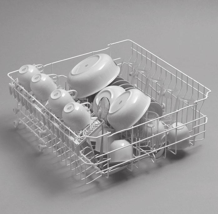 Tabaklar, tabakların arka yüzü bulaşık makinesinin arkasına bakacak şekilde dikey olarak ve her bir tabak arasında suyun rahatça