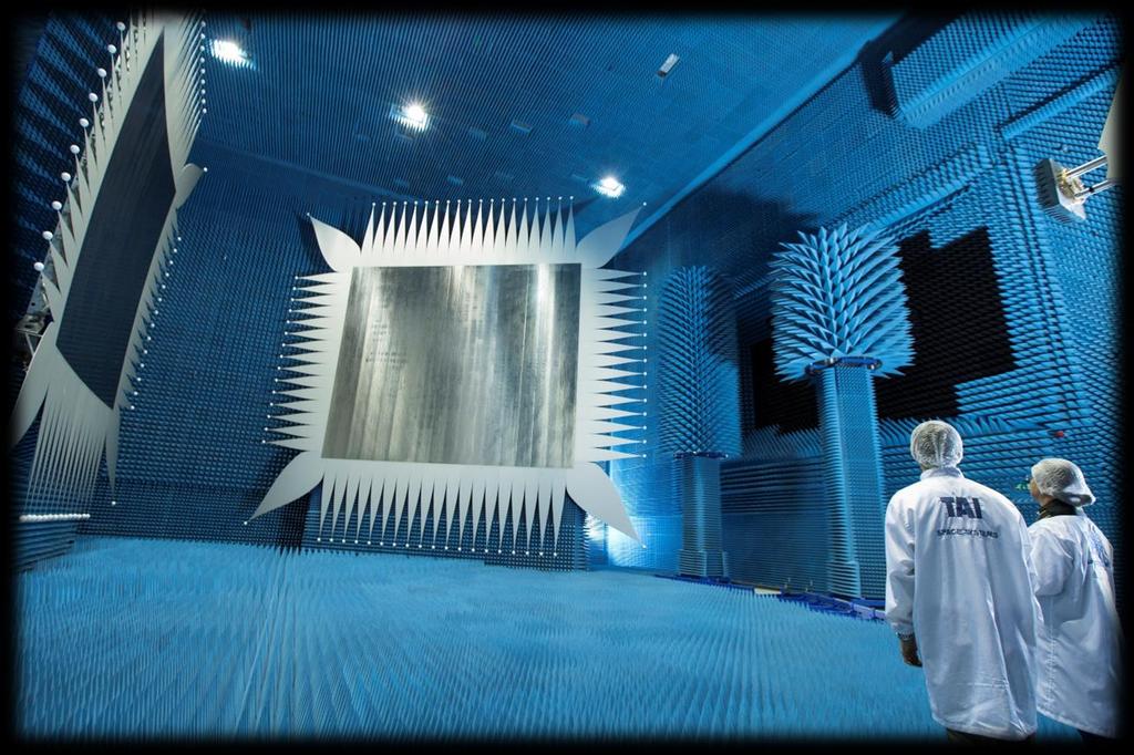 KOMPAKT ANTEN TEST SİSTEMİ Test odası boyutları: 27 m(boy) x 19 m(en) x 14 m(yükseklik) DUT konumlandırıcı kapasitesi: 6 ton Ölçüm frekans aralığı: 1 GHz - 200 GHz Elektrik alan zayıflatma seviyesi