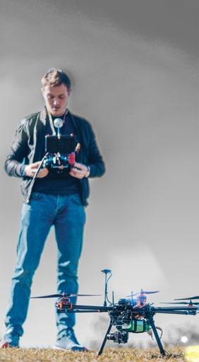 DRONE YARIŞI SPONSORLUĞU ALTIN SPONSORLUK Festival alanında 50 metrekare stant Drone yarış pistinde logo kullanımı Festival icin hazırlanmış tüm basılı materyalerde logo kullanımı Festivalin Drone