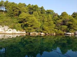 Panormou Koyu, Skopelos Adası Sykiros-Skopelos arası yelken seyri Skopelos Adası na yaklaştığımızda, İstanbul dan yola çıkıp, Volos a bizimle beraber gitmek için Loutra da bizi iskelede
