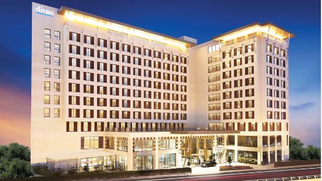 Divan Adana Oteli 1 Eylül 2015 tarihinde faaliyete geçen Divan Adana Oteli, TSKB GYO ile Adana'nın en büyük ve en önemli şirketlerinden olan Bilici Yatırım Sanayi ve Ticaret A.Ş.
