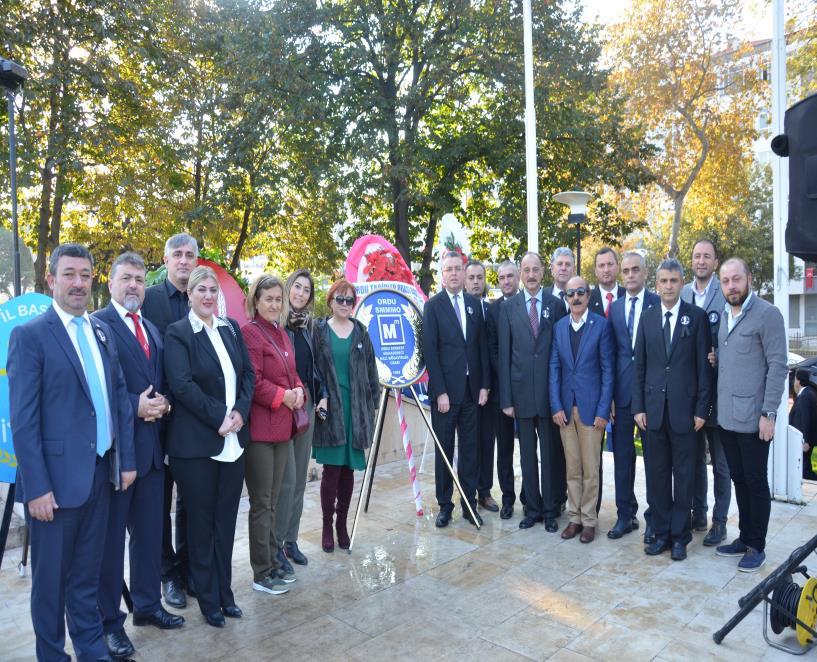 seni anabiliyorsak; barış içinde bu güzel ülkede yaşayabiliyorsak, kadını ve erkeği