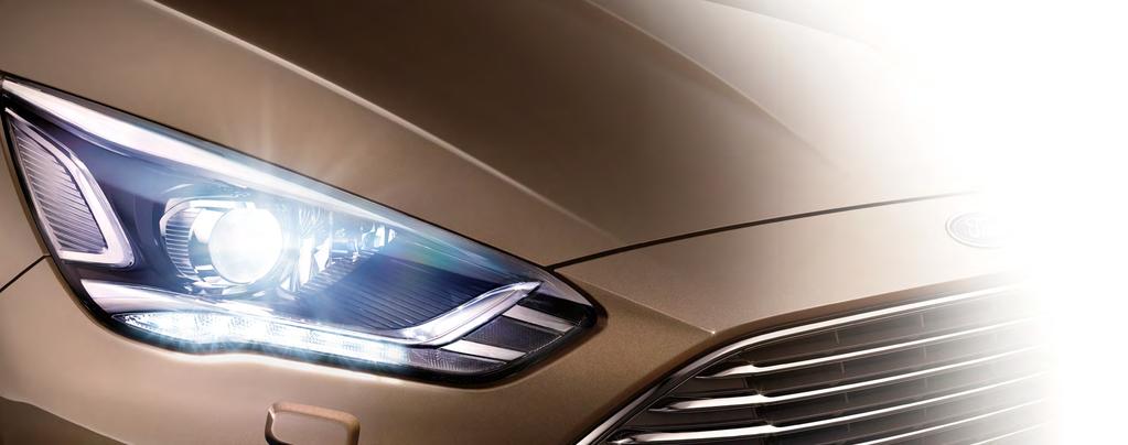 Akıllı Farlar Yeni Ford C-MAX te opsiyonel olarak sunulan Dinamik Ön Far Sistemi ne sahip Bi-Xenon farlar, ışığın açısını ve hüzmesini yol ve hava koşullarına göre ayarlayarak sürüş koşullarına en