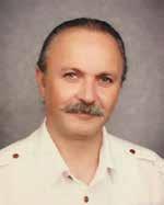 Doç. Dr. Ali Dalgıç 1970 yılında Konya-Çumra da doğdu. İlk ve orta öğrenimini Mersin-Mut ta tamamladıktan sonra 1994 yılında Ankara Üniversitesi Tıp sinden mezun oldu.