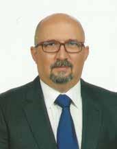 Prof. Dr. Halil İbrahim Seçer 1965 yılında Konya da doğdu. 1990 yılında Ankara Gülhane Askeri Tıp si nden mevzun oldu.