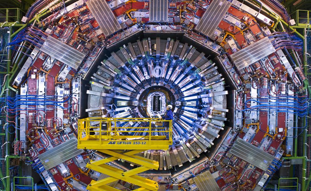 spin polarize proton çarpıştıran tek hızlandırıcıdır. Upton, New York'ta Brookhaven Ulusal Laboratuvarı'nda bulunmaktadır.