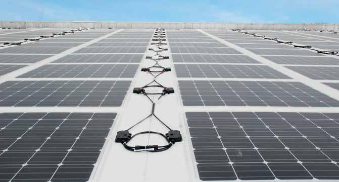 Membranlı çatı güneş paneli, PVC/TPO çatılarda artan güneş enerjisi ihtiyacını karşılamak için az eğimli ve geniş alanlı endüstriyel çatılara özel olarak tasarlandı.