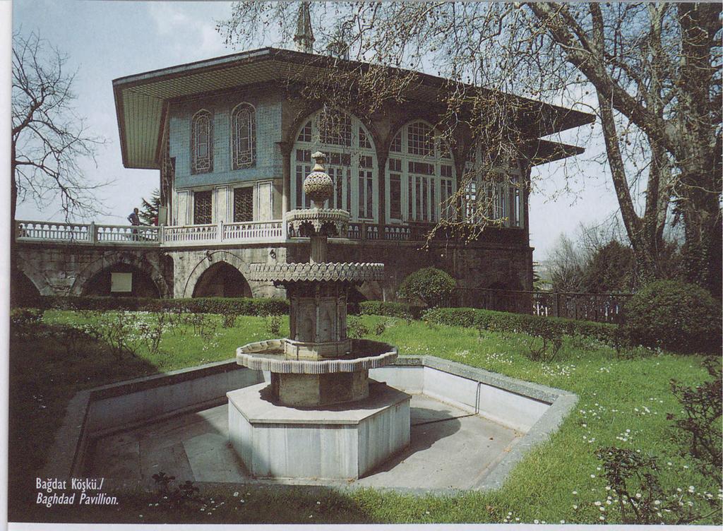 Photo: Şemsi, Güner tain o f Sultan Ahmet III just outside. This terini kaybetmiş olan İshak Paşa Camii görülür.