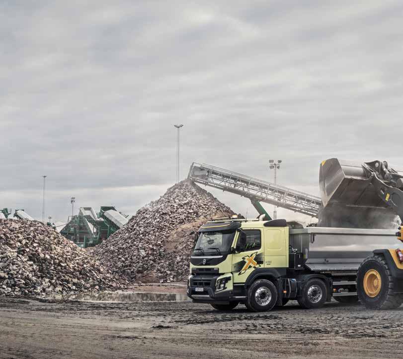 Kendİne özgü bir sinif Geçmişine bağlılıkla Volvo, 2011 yılında sektöre ilk 35 tonluk lastikli yükleyici olan L250G modelini tanıttı.