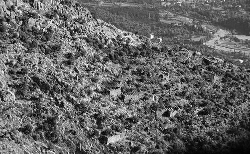 Bey Da lar Yüzey Araflt rmalar 2003 Neapolis-Kelbessos Surveys in the Bey Mountains in 2003 Neapolis-Kelbessos Nevzat ÇEV K - Burhan VARKIVANÇ - Engin AKYÜREK - Süleyman BULUT - sa KIZGUT Geçen y