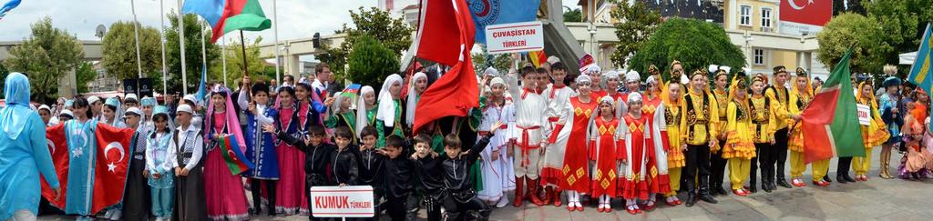 İstanbul Valiliğinin koordinesinde gerçekleştirdiğimiz on binlerce çocuğumuz ve binlerce velimizin katıldığı Türk Dünyası Çocuk Şölenleri, muhteşem bir yürüyüş ve gösterilerin ardından hüzün ile