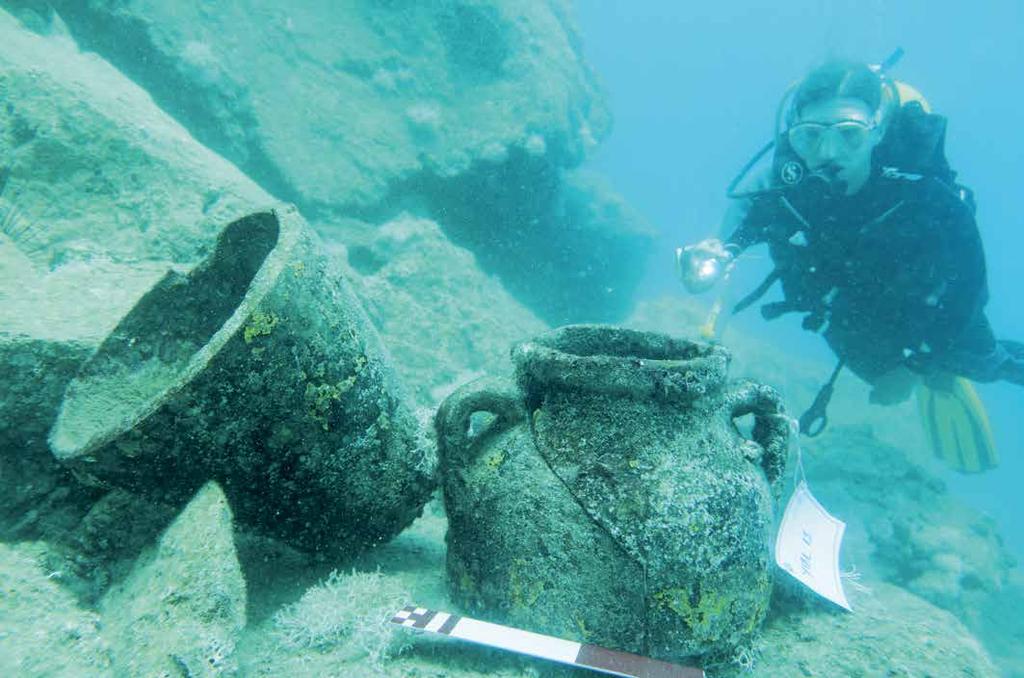 Maritime Archaeology Periodical Bu yöntemler gerek görüldüğünde motorlu botla dalıcıyı dipte çekme yöntemi ve sualtı motorlarıyla (scooter) ile birlikte kullanılmış, böylelikle batık ya da eser
