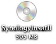 Mac OS X için 1 Kurulum diskini bilgisayarınıza takın ve masaüstündeki SynologyInstall simgesine çift tıklayın.