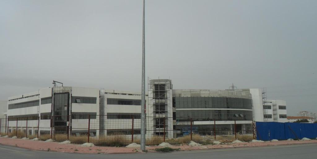 500 m2 yapı alanından oluşacak İktisadi ve İdari Bilimler Fakültesi İnşaatına 2015 yılında başlanmıştır.