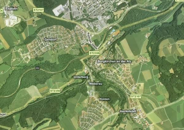 84508 Burgkirchen in Altoetting (İlçe) nüfus 10.619 alan 46,21 Km² plaka AÖ Url http://www.burgkirchen.de Kale kiliseler sözde "kimyasal üçgende, Yukarı Bavyera güneydoğusunda yer alır.