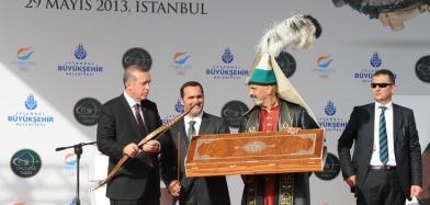 Okmeydanı Okçular Tekkesi ni inşa ederek İstanbul a yeniden