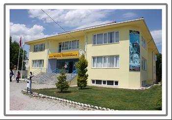 VĠZE MESLEK YÜKSEKOKULU: Vize Meslek Yüksekokulu 1996 yılında Trakya Üniversitesi ne bağlı olarak kurulmuģ olup 1998 1999 akademik yılında Muhasebe ve Pazarlama programlarıyla Vize Halk Eğitim