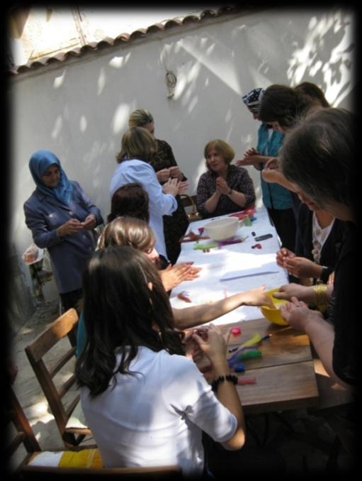 Hanımlar Ġçin Keçe Programı Hanımların keçeyle tanıģması amaçlanan programa katılanlara basit usullerde keçe