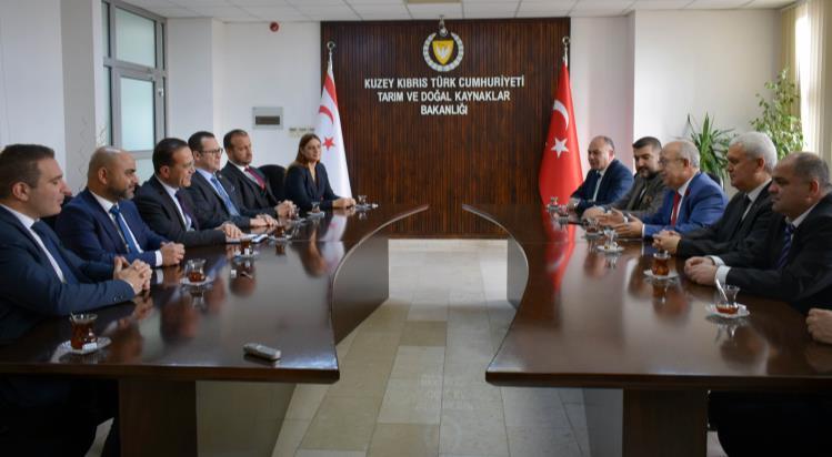 Ekonomi ve Enerji Bakanı Özdil Nami ye Perşembe günü yapılan ziyarette, Kıbrıs ticaretinin önündeki engellerin aşılması için irade konuşuldu.