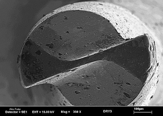 Orijinal kesici kenar Yeni Takım Aşınmış kesici kenar Aşınmış kesici kenar f=2,5 µm/ağız f=5 µm/ağız Şekil 4.44.