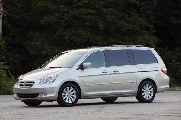 Minivan Has a higher roofline for more headroom and cargo space A minivan/van is a vehicle with a box-shaped body enclosing a large cargo or passenger area.