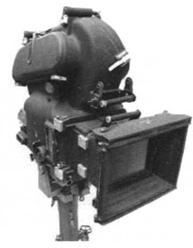35 mm Kameralar 35 mm kameralar, sinema sektöründe en çok kullanılan film boyutu olan 35 mm film ile çalışmaktadır.