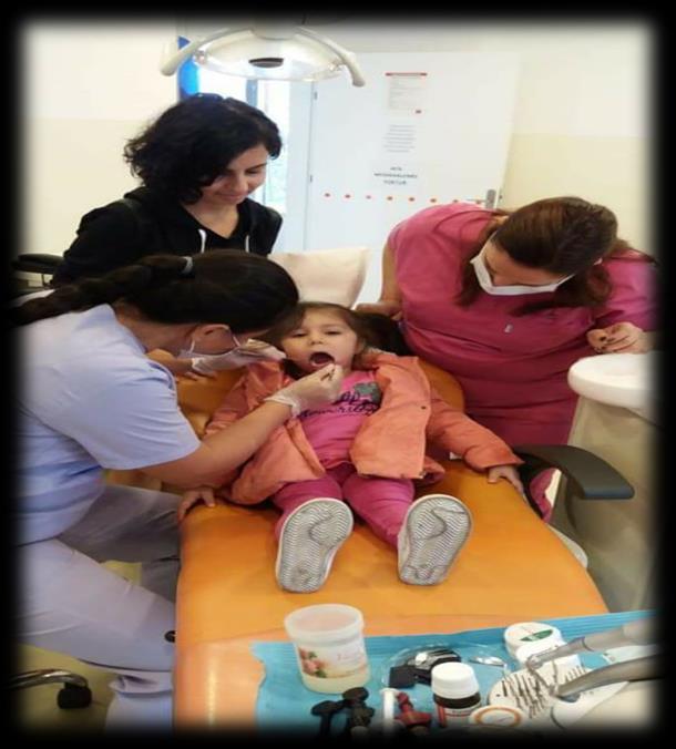 Tıp Merkezindeki Ağız ve Diş sağlığı biriminde, 4-14 yaş grubu arasındaki çocuklar