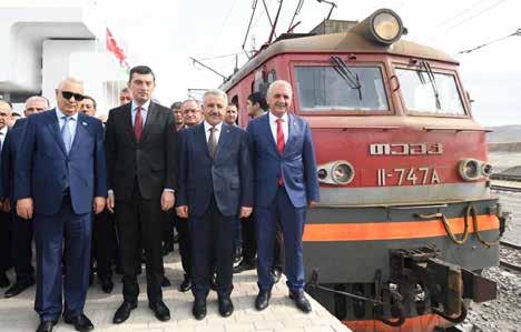 ASRIN PROJESİ BAKÜ- TİFLİS-KARS DEMİRYOLU HATTI AÇILDI Bakü-Tiflis-Kars Demiryolu Açıldı Bakü ye yaklaşık 90 kilometre mesafedeki Alat Limanı nda düzenlenen