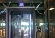 içi servis asansörü bulunmaktadır.