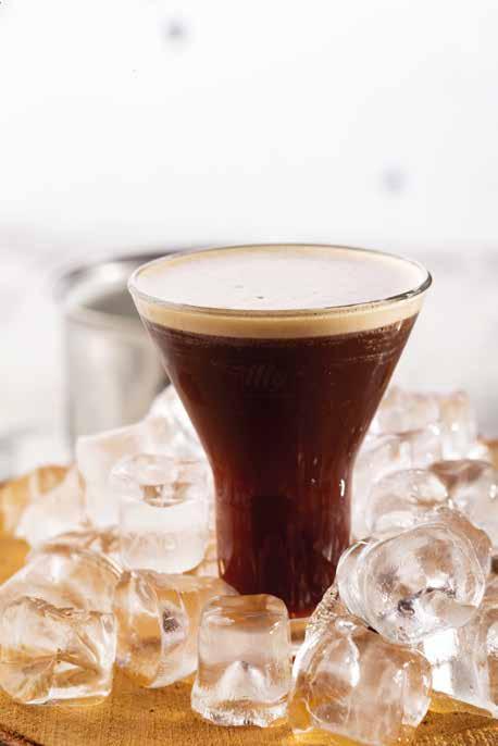 cevizi ve kırık buz ICED TOFFEE NUT LATTE Bir ölçek espresso, toffee nut aroması ve kırık buzlu soğuk süt ICED BROWNIE LATTE Bir ölçek espresso, brownie aroması ve kırık buzlu soğuk süt ICED POPCORN