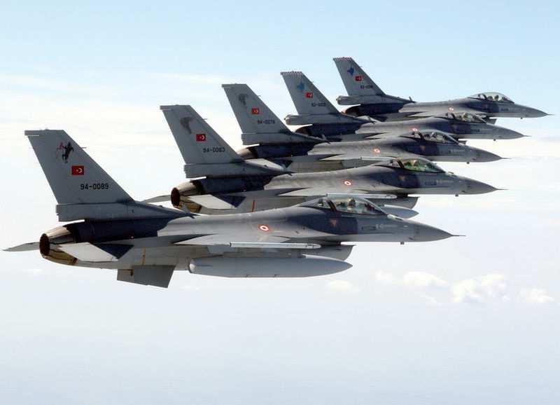 11 Mart 1988: Montajının tamamı Türkiye de yapılan ilk F-16 Hava