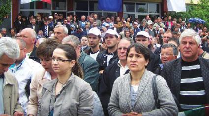 Bulgaristan Türklerinin 21 yıldır geleneksel olarak kutladığı Cebel Bayramı etkinliklerine bu yıl Bulgaristan Halk ve Özgürlük Partisi Genel Başkanı Ahmet