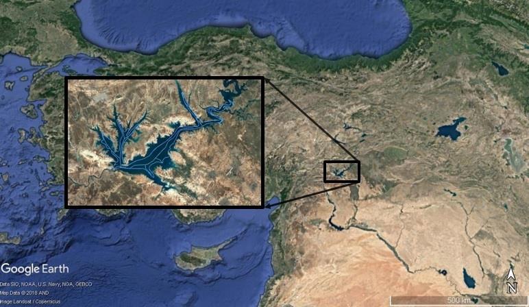 Samsat ilçesi Adıyaman iline bağlı olup, Atatürk Baraj bölgesinde bulunmaktadır (Şekil 1). Bölgede 2008, 2017, 2018 yıllarında sırayla ML=5.1, ML=5.7 ve ML=5.