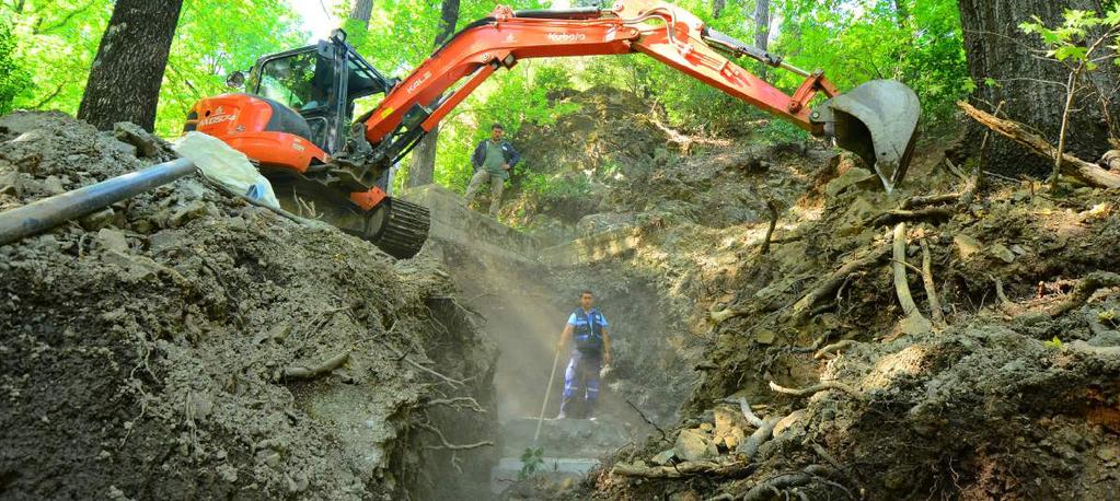 İçme Suyu Hatları Yapıyoruz Karabörtlen Mahallesine 1660 metre içme suyu hattı yapıldı. İçme suyu hattı bulunmayan Akyaka Mahallesi nin bir kısmında imalat çalışması yapıldı.