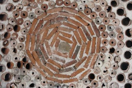 1092 Şahabettin ÖZTÜRK - Yaşar SUBAŞI DİREK Fotoğraf-17: Muş Ulu Camii Kubbe Aks-i Seda Küpleri Görünüşü Son dönemlerde yapılan niteliksiz ahşap mahfil bölümü tamamıyla sökülerek, özgün izlerden