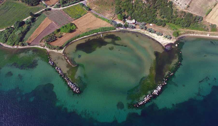 Denizcilik Arkeolojisi Dergisi Fig.2: Şirinçavuş Antik Limanı ndan Genel Görünüm. Fig.2: A general view of the Şirinçavuş Ancient Harbor.