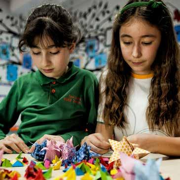 YAĞLIBOYA ORİGAMİ Origami çocuk için en başta bir oyundur ve faydalı bir oyunun asıl amacı ise eğlendirmesinin yanında eğitmesi olduğudur.