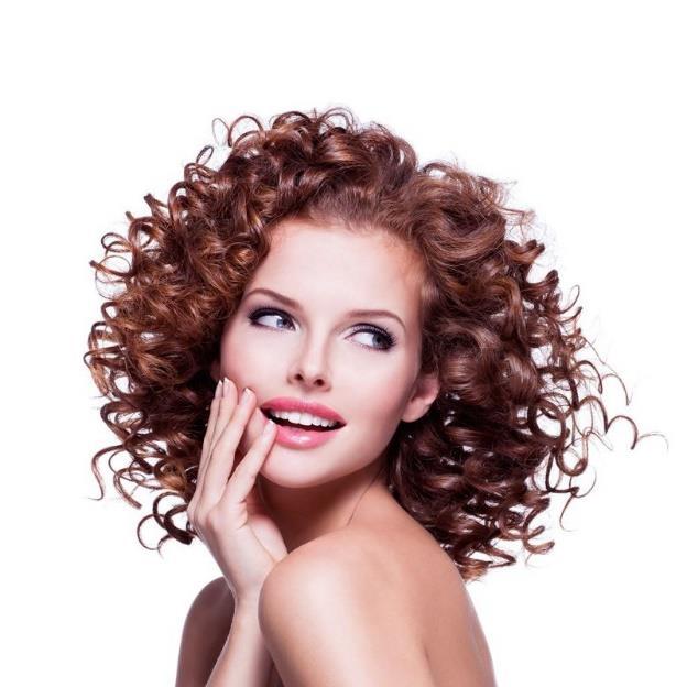 TRICO 4 BIO PERFECT CURLS Temel bileşen olarak patentli OMEGABLUE, Omega3-6 bakımından oldukça zengin yababmersinlerinden soğuk sıkım ile elde edilmektedir.