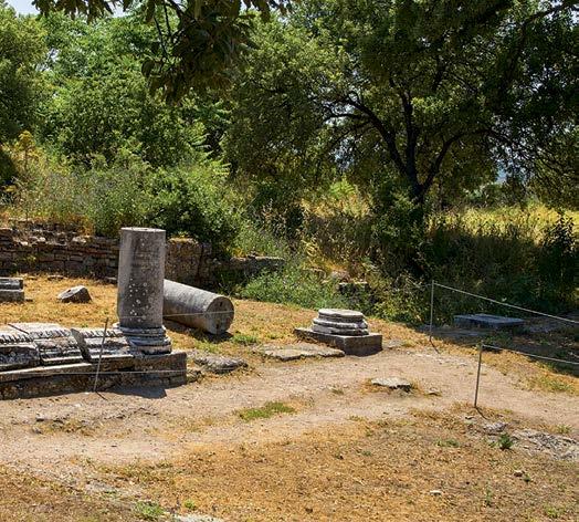 tepede birçok prehistorik eser ele geçirilmiştir.