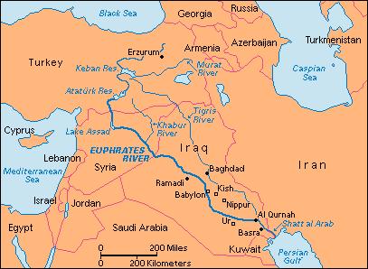 000 km² genişliğinde su toplama havzasına sahip olan Fırat Nehri nin rejimi yüksek dağlık alanları kapsayan beslenme bölgeleri nedeniyle, Türkiye deki