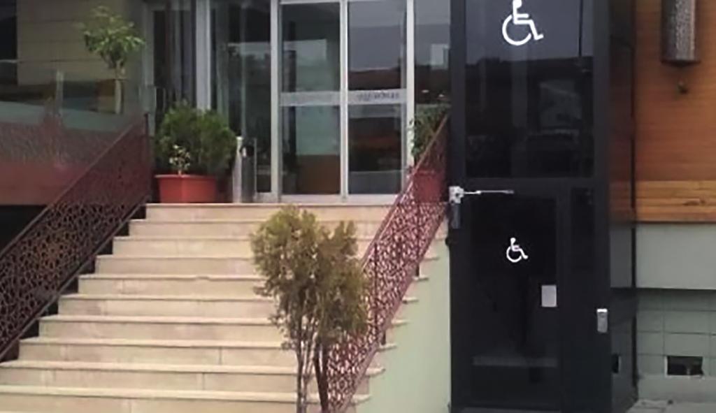 BİNALAR Bina girişlerinde, döner kapılardan kaçınılmalıdır. Döner kapı varsa, mutlaka engelli kullanımına uygun alternatif kapı da bulunmalıdır.