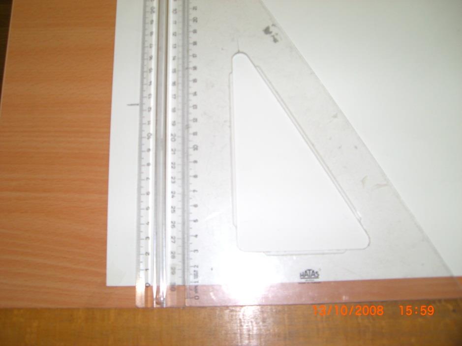 ÇİZİM MALZEMELERİNİN KULLANILMASI 4. Ölçü Cetveli: Ölçü cetveli ile çizgisiz bir kağıtta düşey ölçü alınırken T cetveli + gönye kullanılır.