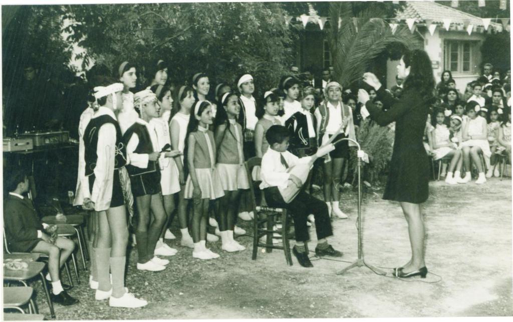 201 Ek 3-s: Halide Tunçeri 22 Nisan 1969 Yılında Arabahmet İlkokulu Öğrencileri ile Dr.