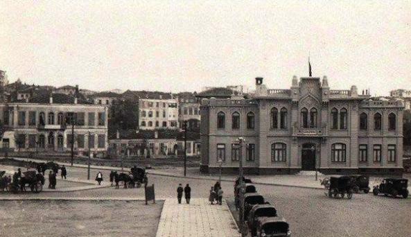 Kadıköy Şehremaneti (Bugünkü TESAK Binası) Durum Analizi Kurumsal Tarihçe Kadıköy Belediyesi, 1855 yılında Şehremaneti olarak kurulmuştur. İlk olarak 11. Bölge ve 18.