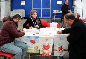 Kýþ mevsiminin etkisini iyice hissettirdiði bu günlerde Sungurlulu öðrenci ve vatandaþlar sabahýn erken saatlerinde daðýtýlan sýcak çorbayla ýsýndý.