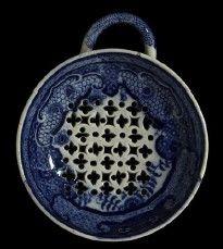 Mısır, 900-1200 yılları ajurlu seramik filtre, Şekil 11. Seramik filtrenin çizimi (Gökçe, 2011, 103).