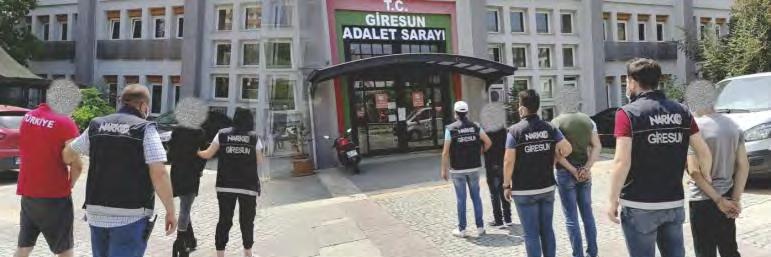 g Giresun İl Emniyet Müdürlüğü Narkotik Suçlarla Mücadele Şube Müdürlüğü görevlilerine ilimizde uyuşturucu madde ticareti yapan torbacı tabir edilen