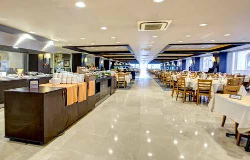 Main Restaurant Otelimizin ana restaurantı 800 kuver kapasiteli olup; kahvaltı va akşam yemekleri açık büfe Türk, Avrupa, Uzakdoğu damak