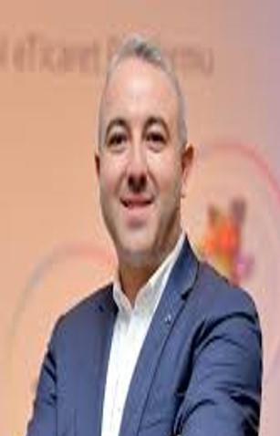 2013 yılında, Türkiye nin ve Avrupa nın en hızlı büyüyen e-ticaret girişimlerinden biri seçilen incir.com projesinin kurucu ekibinde Pazarlama Müdürü olarak görev aldı.