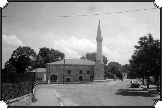 Iorga çok yazmıştır, iki yüz kadar kitabı vardır ve Rumen tarihçilerinin başıdır ama bu Osmanlı Tarihi en önemli eserleri arasında sayılır.